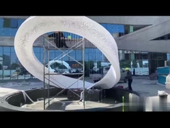 Escultura de aço inoxidável moderna da arte finala do diodo emissor de luz de uma altura de 3,5 medidores