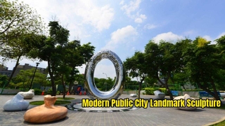 Esta escultura pública circular fica no parque tornando-se um marco reconhecível