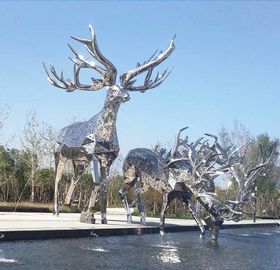 Estátuas animais dos cervos do jardim das esculturas do metal contemporâneo para a decoração pública